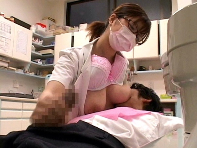 【おっぱい】可愛くていやらしい歯科助手さんたちのエロすぎるおっぱい画像！【30枚】 15