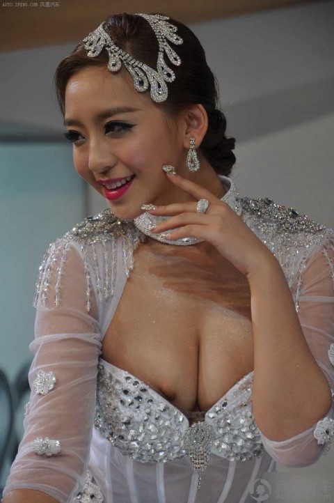 【おっぱい】中国、韓国のイベントで過激な衣装に身を包んだコンパニオンの女の子のおっぱい画像がエロすぎる！【30枚】 18