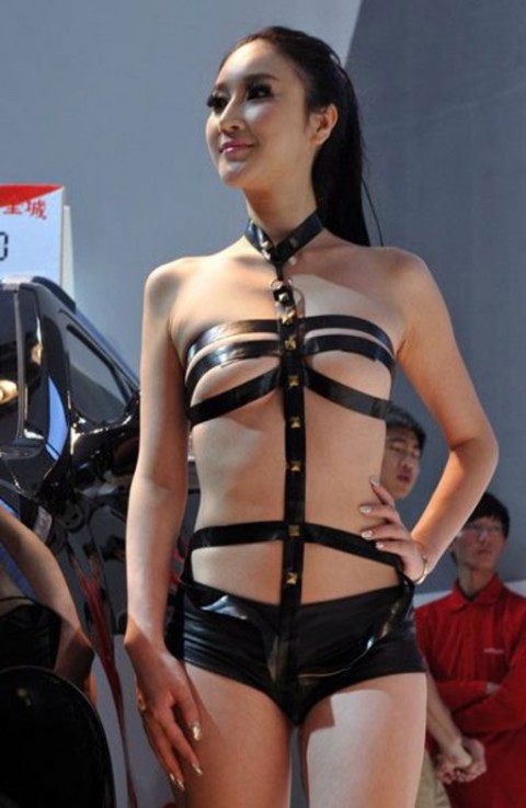 【おっぱい】中国、韓国のイベントで過激な衣装に身を包んだコンパニオンの女の子のおっぱい画像がエロすぎる！【30枚】 26