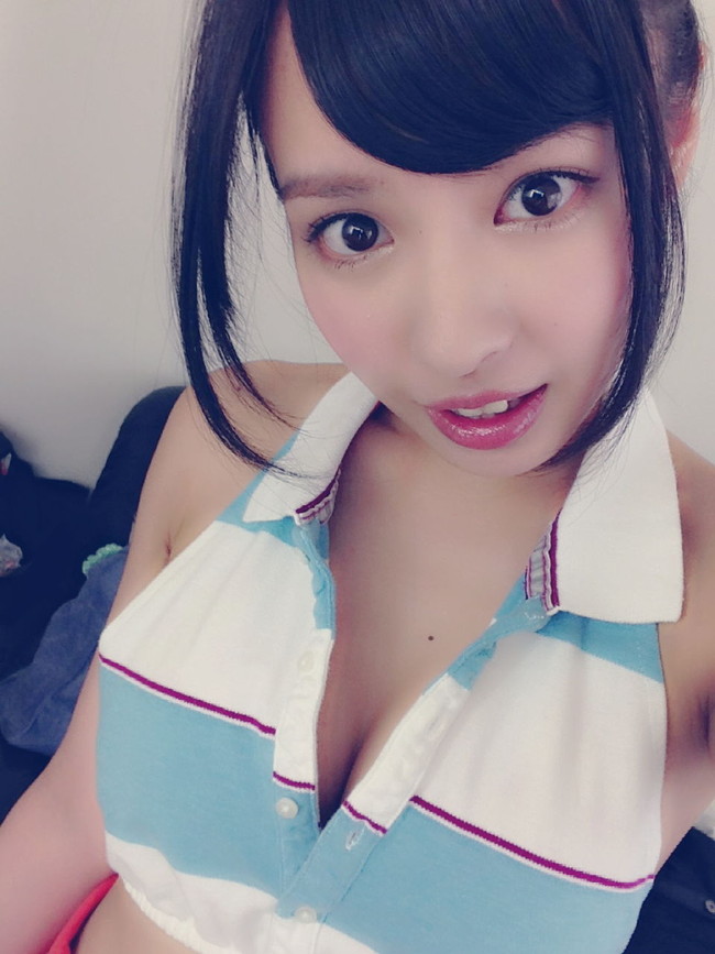 【おっぱい】女性アイドルグループNMB48で大人気だった山田奈々ちゃんの可愛らしい画像がエロすぎる！【30枚】 20